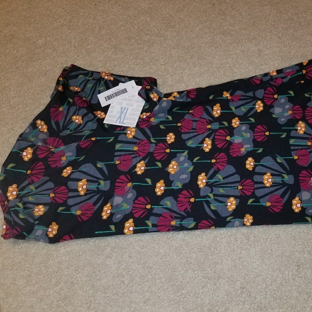 Lularoe Classic Tee